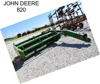 JOHN DEERE 820