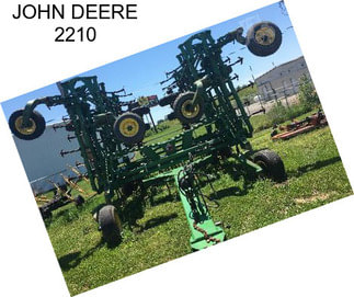 JOHN DEERE 2210