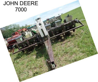 JOHN DEERE 7000