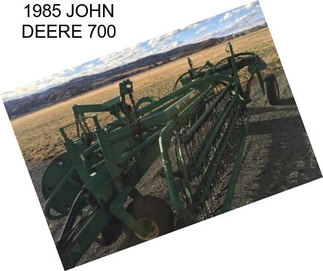 1985 JOHN DEERE 700