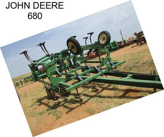 JOHN DEERE 680