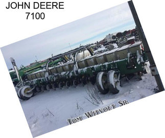 JOHN DEERE 7100