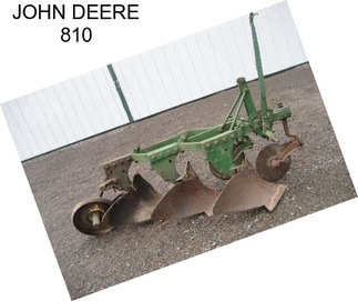 JOHN DEERE 810