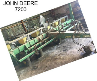 JOHN DEERE 7200