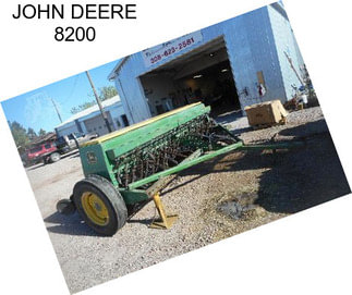 JOHN DEERE 8200