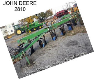 JOHN DEERE 2810