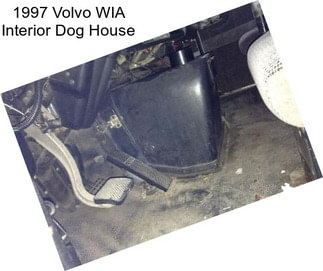 1997 Volvo WIA Interior Dog House