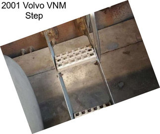 2001 Volvo VNM Step